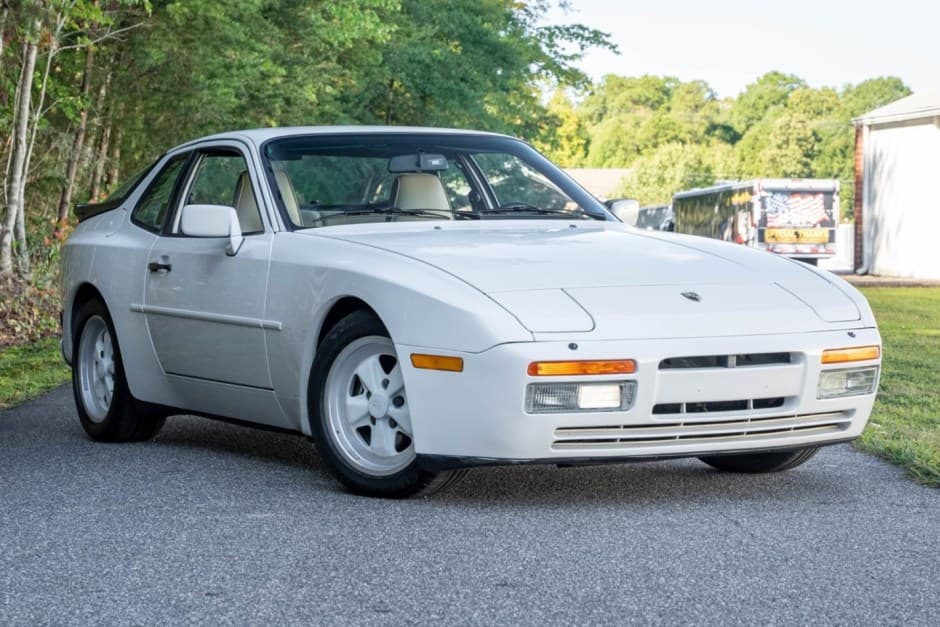 1986 Porsche 944 Turbo sold for $22,000