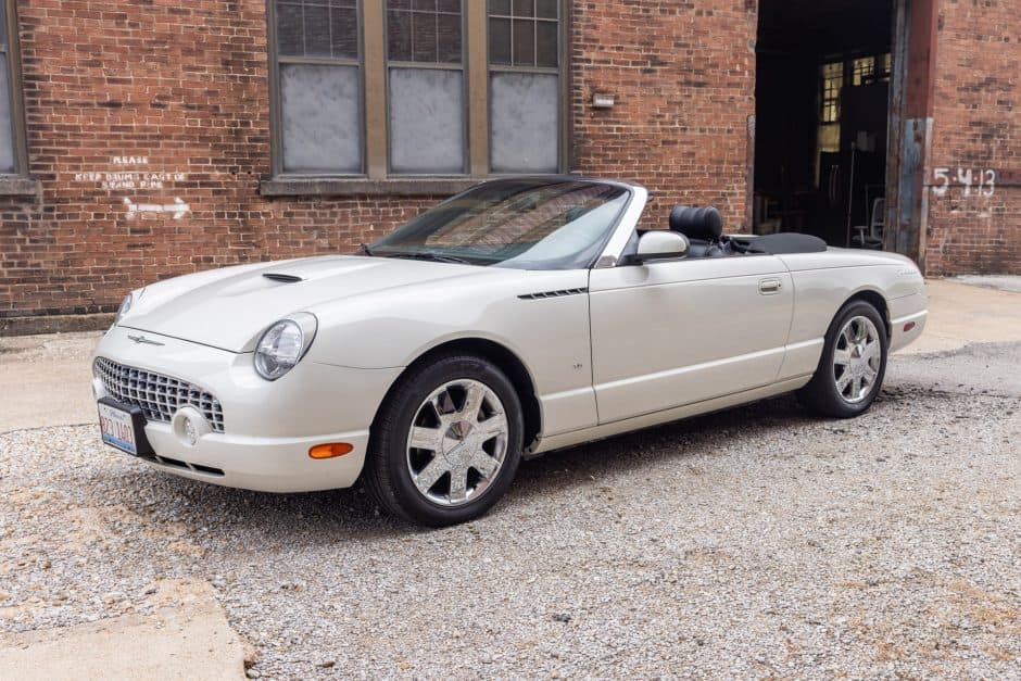 2003 Ford Thunderbird (2002-2005) sold for $15,500