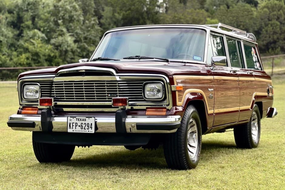 1983 Jeep SJ Wagoneer sold for $31,000