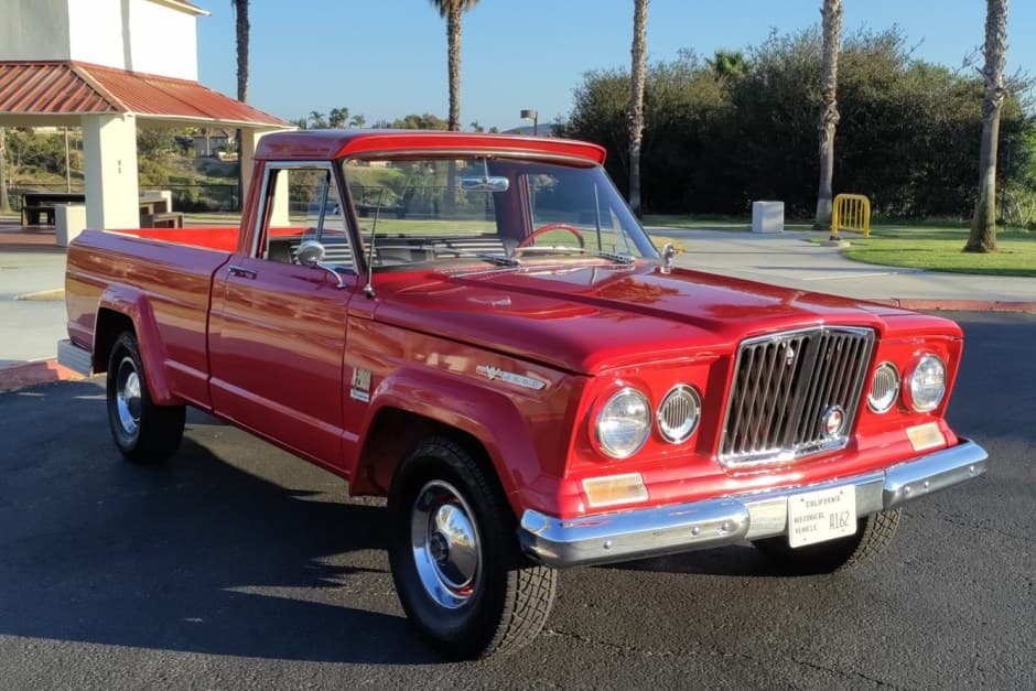 1966 Jeep Pickup sold for $18,250