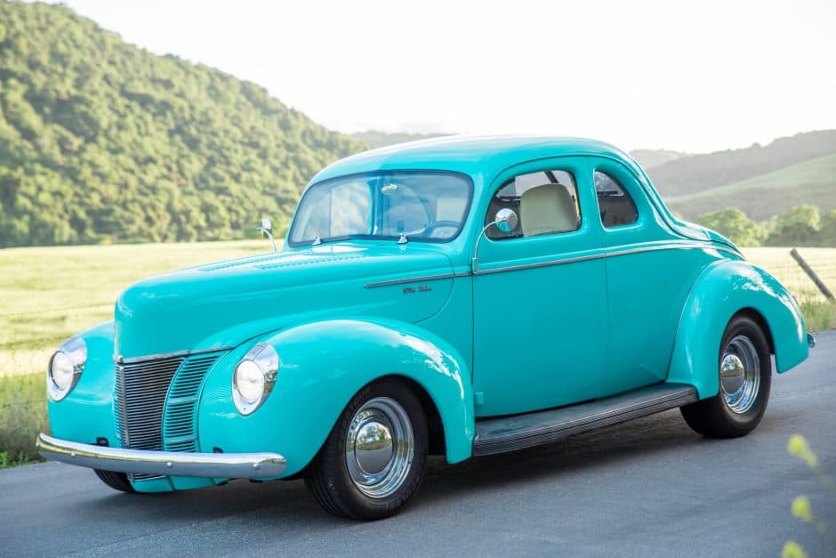 1940 Ford Standard, Deluxe, & Super Deluxe sold for $25,000