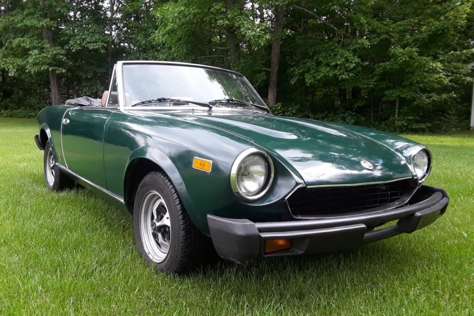 1979 Fiat 124 Spider (1966-1985) sold for $8,750