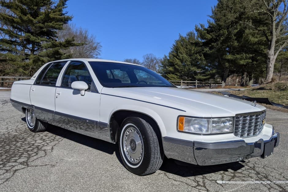 1994 Cadillac Fleetwood 1985-1996 sold for $18,750