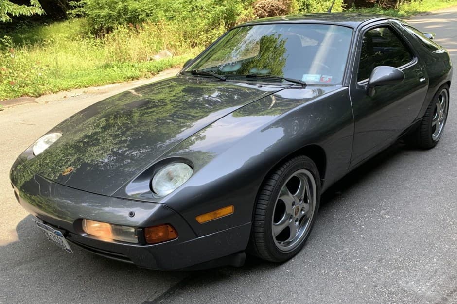 1993 Porsche 928 sold for $35,250