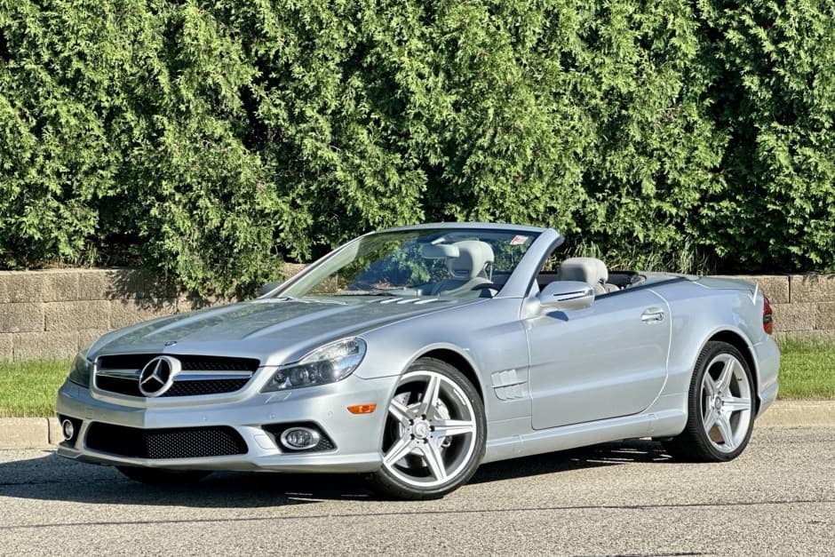 2011 Mercedes-Benz R230 SL sold for $27,250