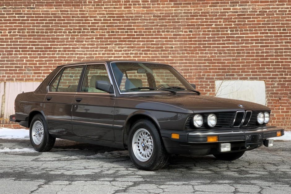 1987 BMW E28 5-Series sold for $16,000