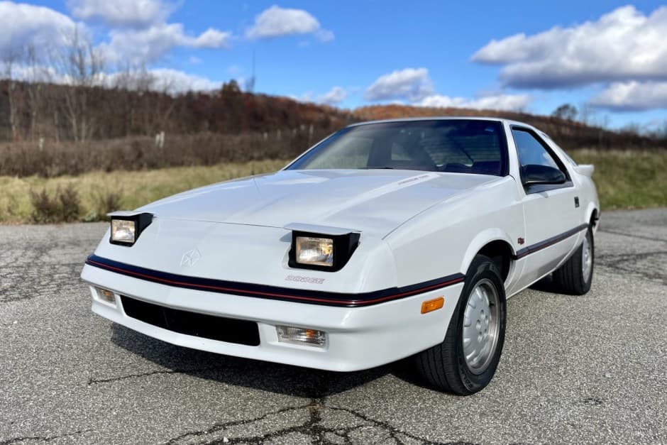 1989 Dodge Daytona & Chrysler Laser sold for $8,700