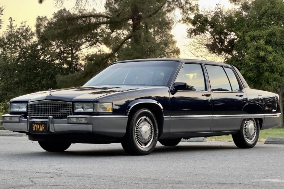 1990 Cadillac Fleetwood 1985-1996 sold for $6,600