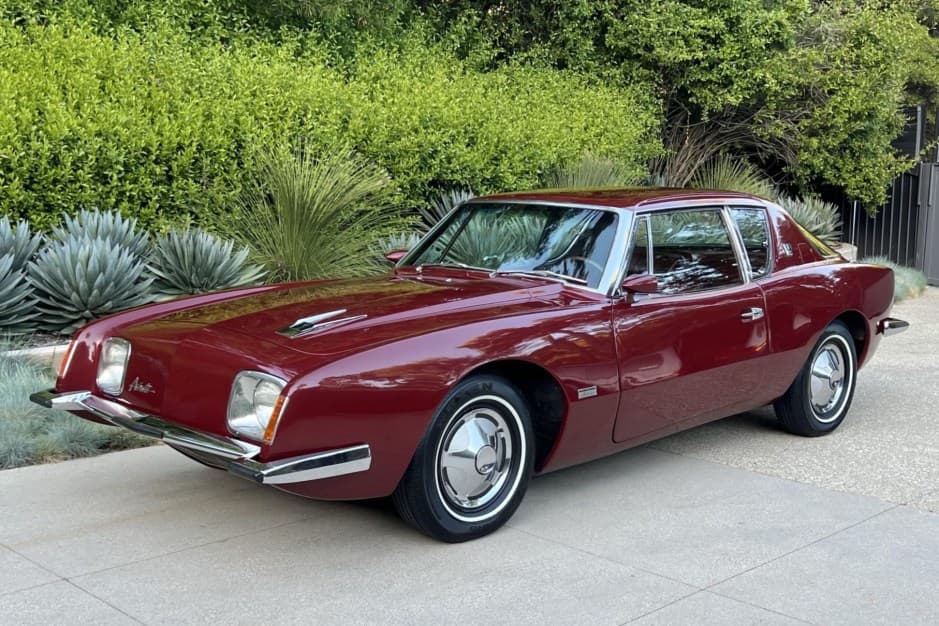 1964 Studebaker Avanti sold for $44,000