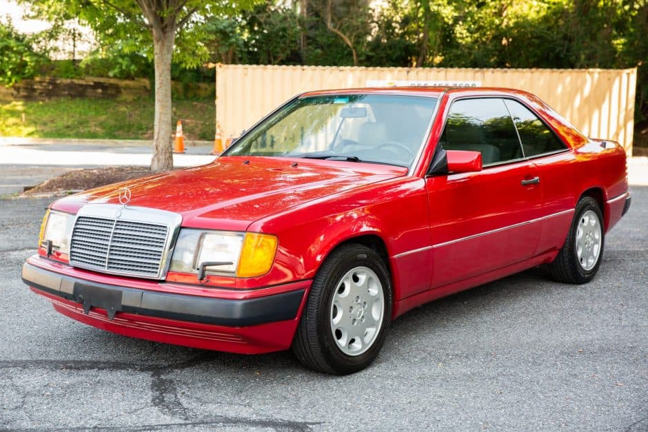 1992 Mercedes-Benz W124 E-Class sold for $8,750