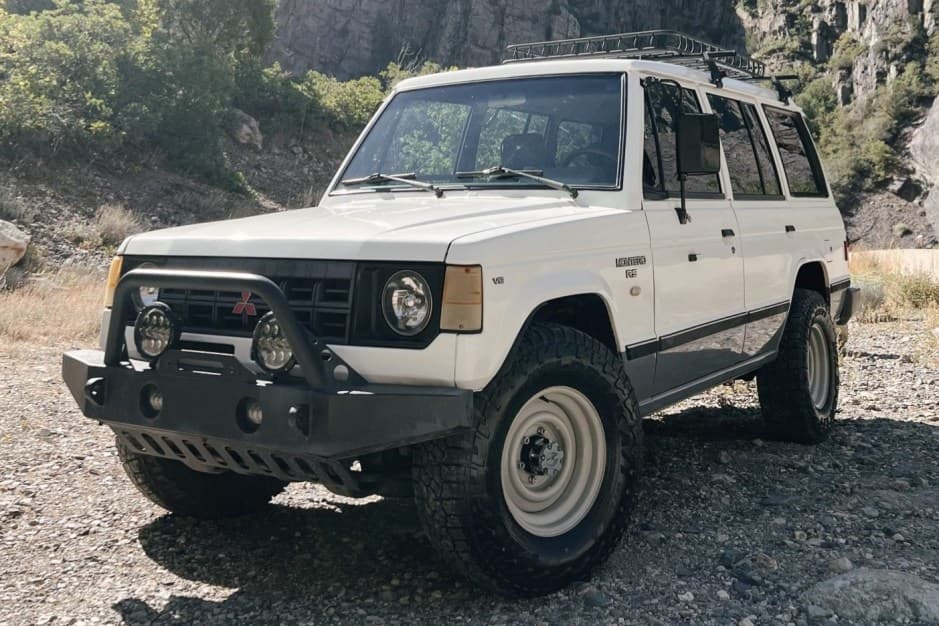 1991 Mitsubishi Pajero & Montero sold for $10,500