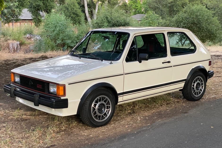 1984 Volkswagen GTI Mk1 sold for $32,000
