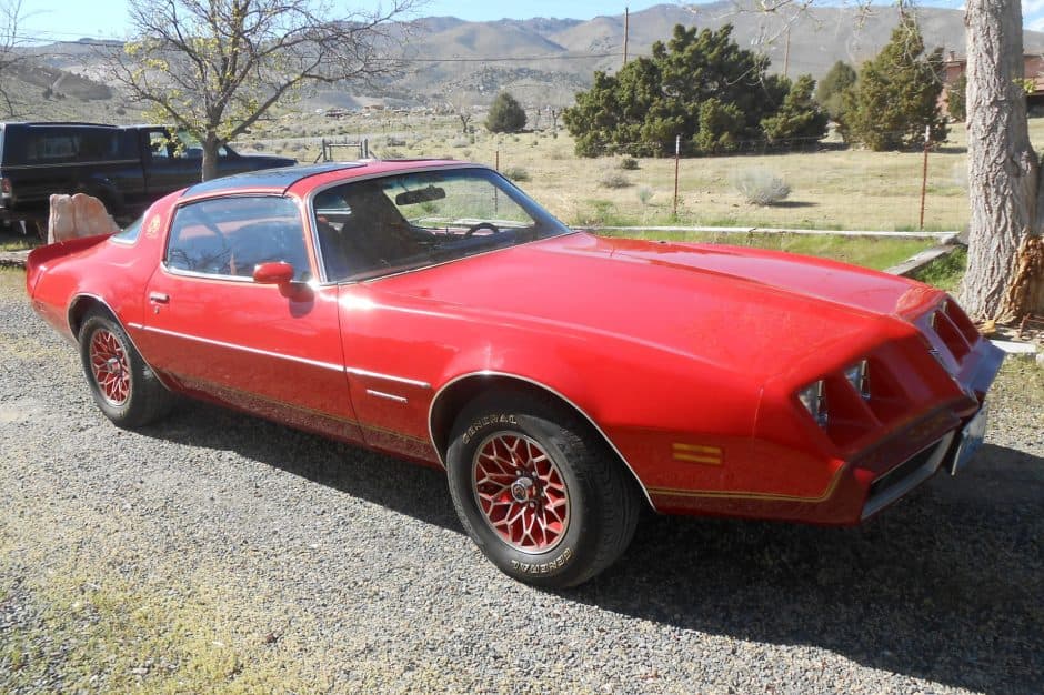 1979 Pontiac Firebird (1970-1981) sold for $7,800