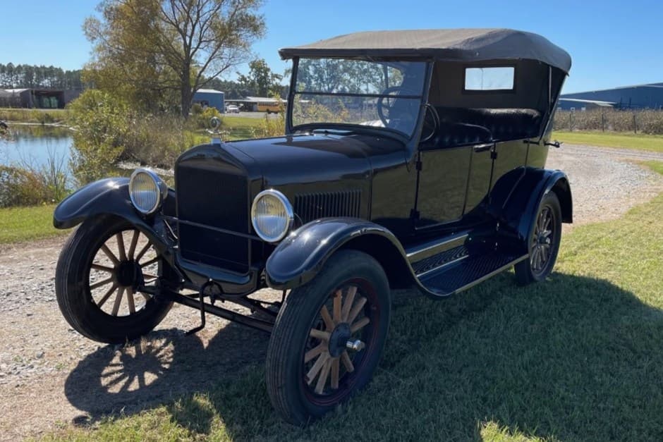 1926 Ford  sold for $8,251