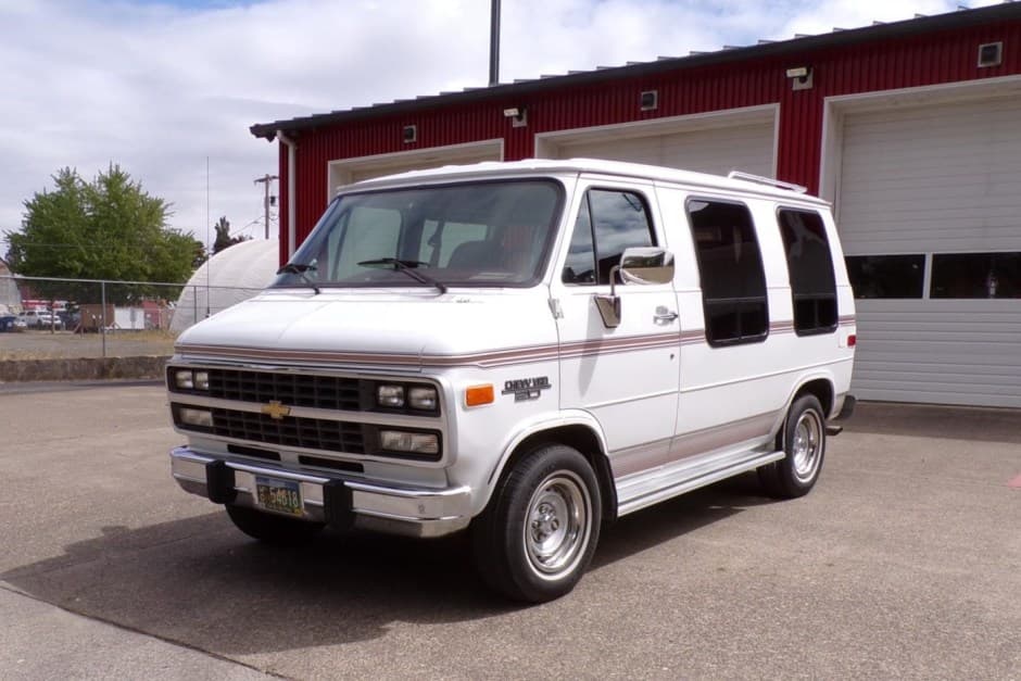 1995 Chevrolet G-Series Van sold for $18,777