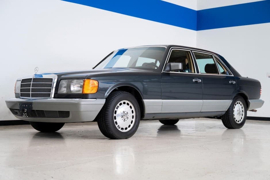 1985 Mercedes-Benz W126 S-Class sold for $15,000