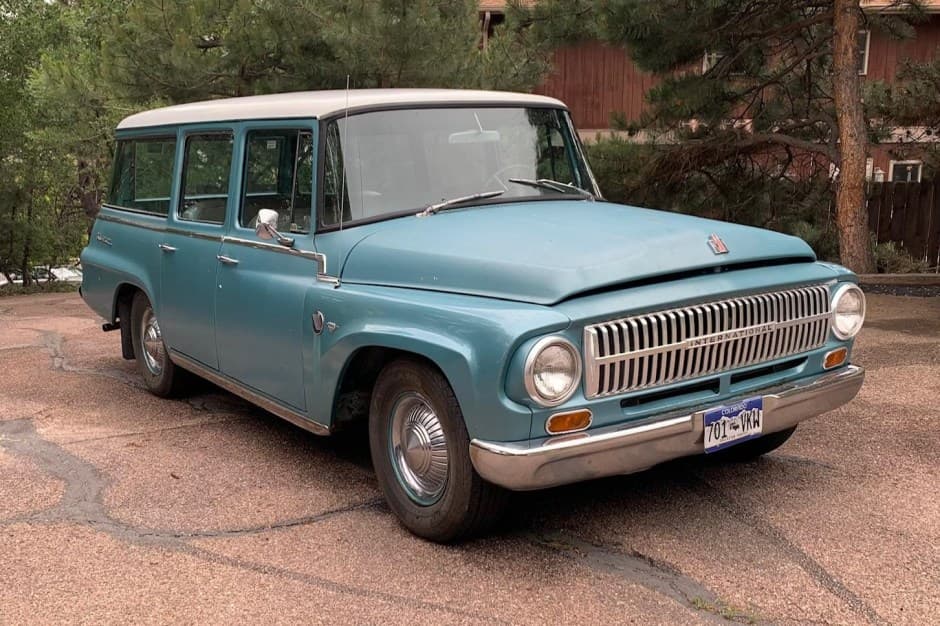 1966 International Harvester Travelall sold for $10,250