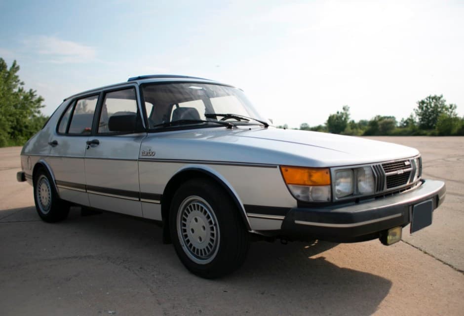 1983 Saab 900 sold for $6,700
