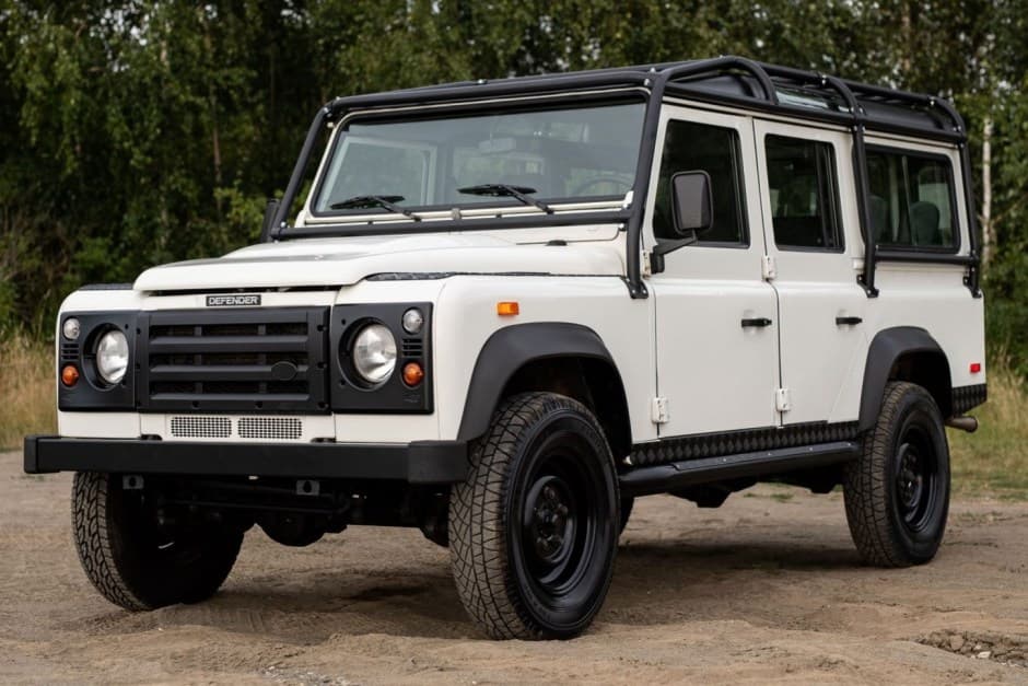 2002 Land Rover 110 / Defender 110 (Euro Spec) sold for $36,000