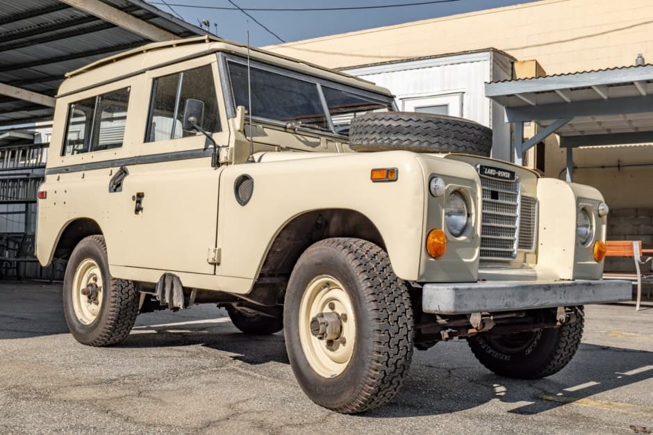 1973 Land Rover Series 88 sold for $25,500