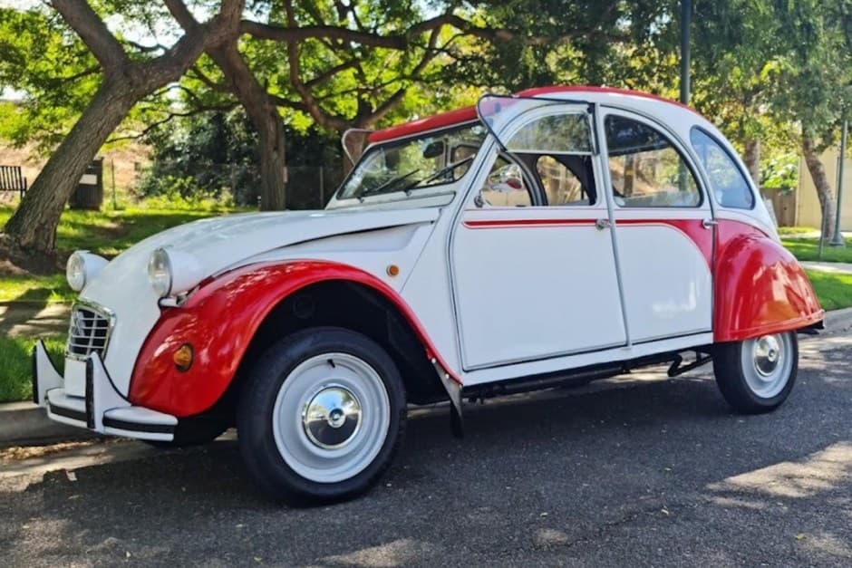 1988 Citroen 2CV sold for $12,750