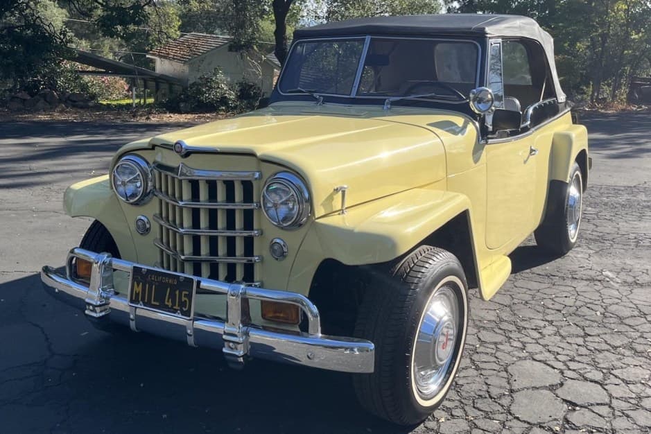 1950 Willys Jeepster sold for $15,250
