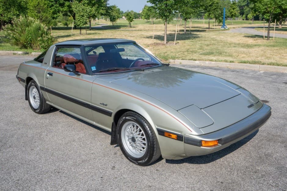 1983 Mazda RX-7 FB sold for $10,750