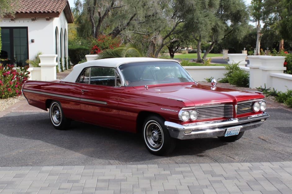 1962 Pontiac Bonneville sold for $22,000