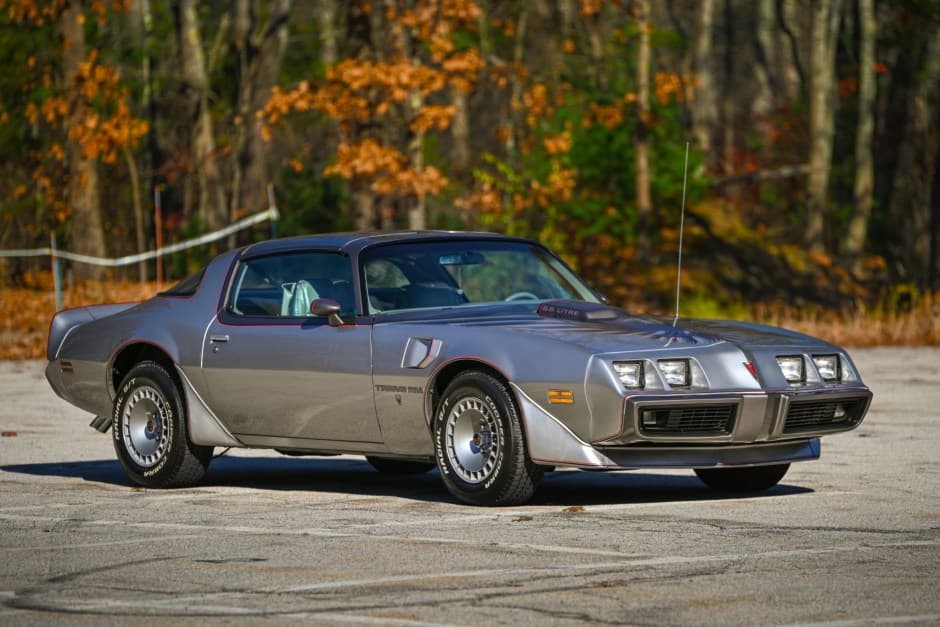 1979 Pontiac Firebird (1970-1981) sold for $27,750