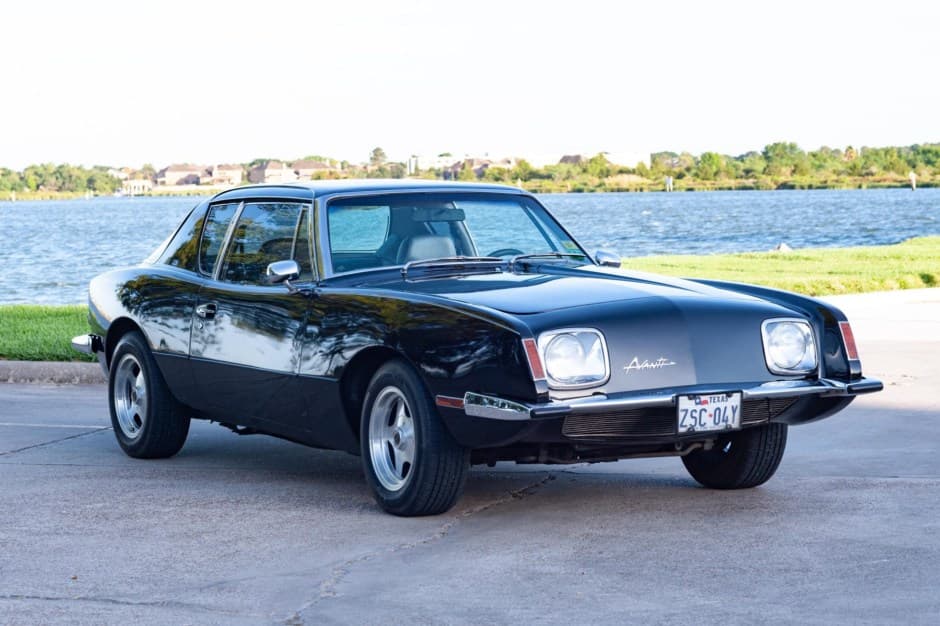 1983 Studebaker Avanti sold for $13,350