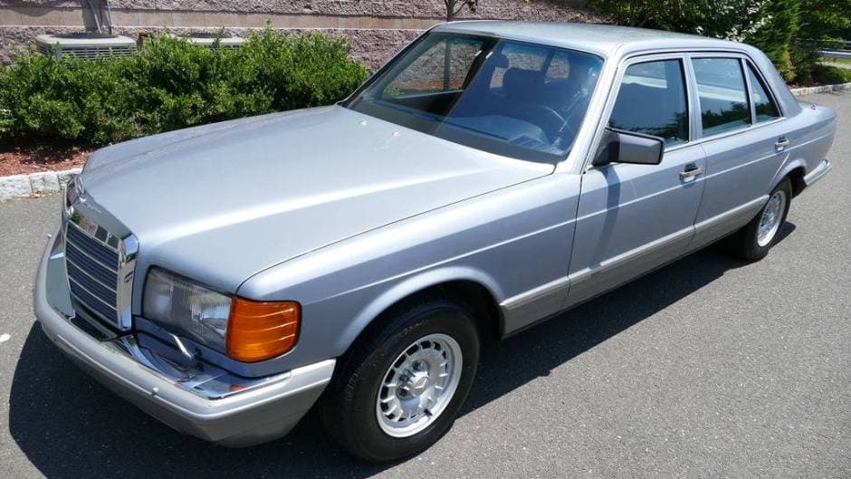 1982 Mercedes-Benz W126 S-Class sold for $11,500