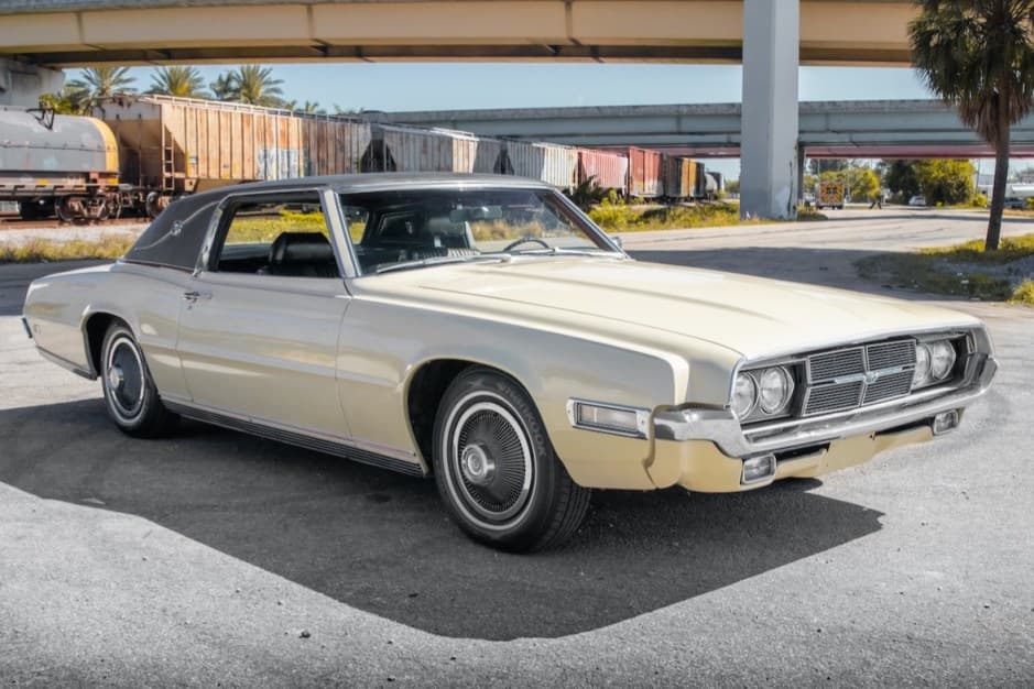 1969 Ford Thunderbird (1967-1971) sold for $10,750