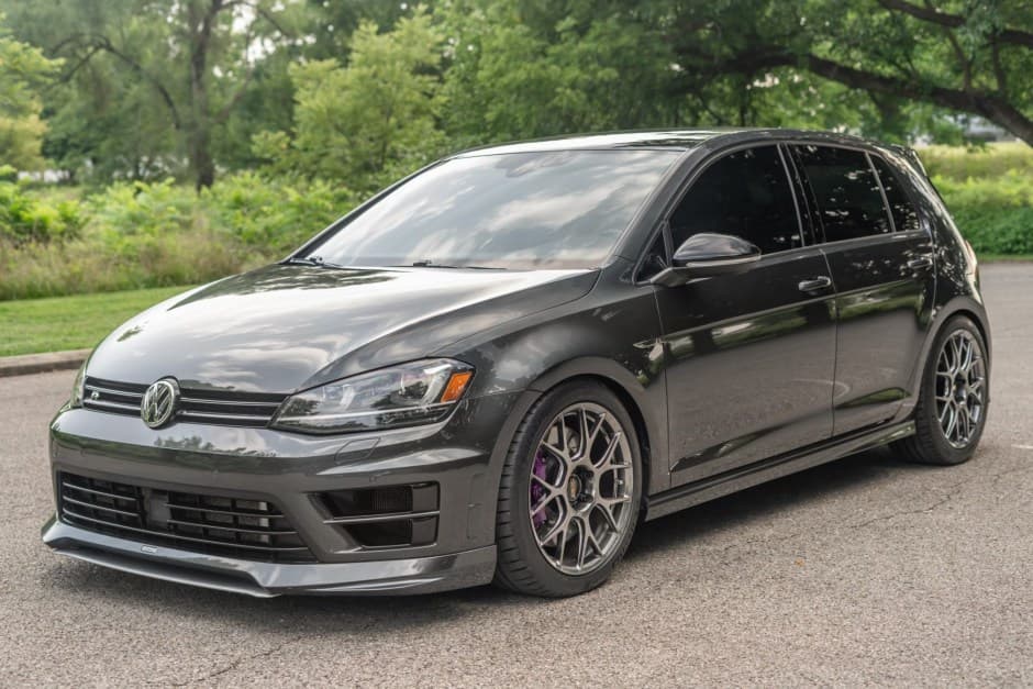 2017 Volkswagen Golf R sold for $39,888