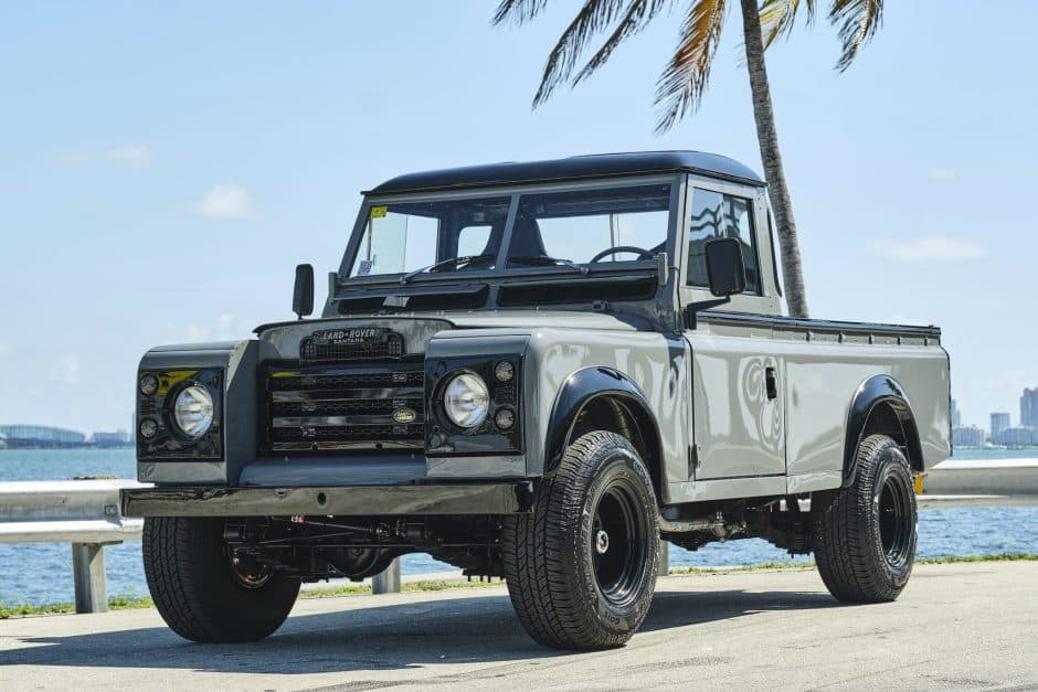 1976 Land Rover Series 109 sold for $32,500