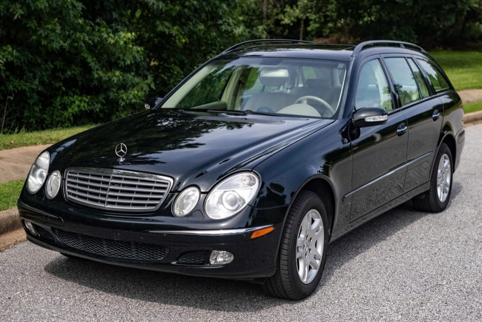 2004 Mercedes-Benz W211 E-Class sold for $8,100