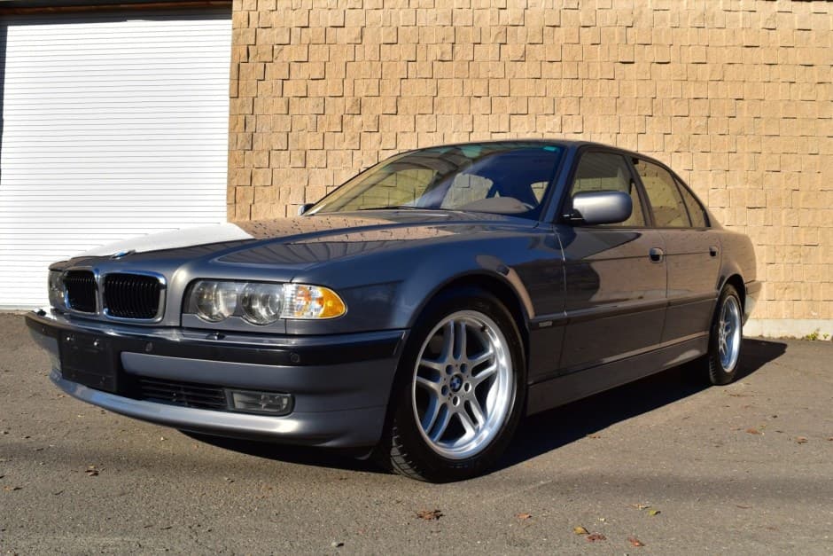 2001 BMW E38 7-Series sold for $30,500