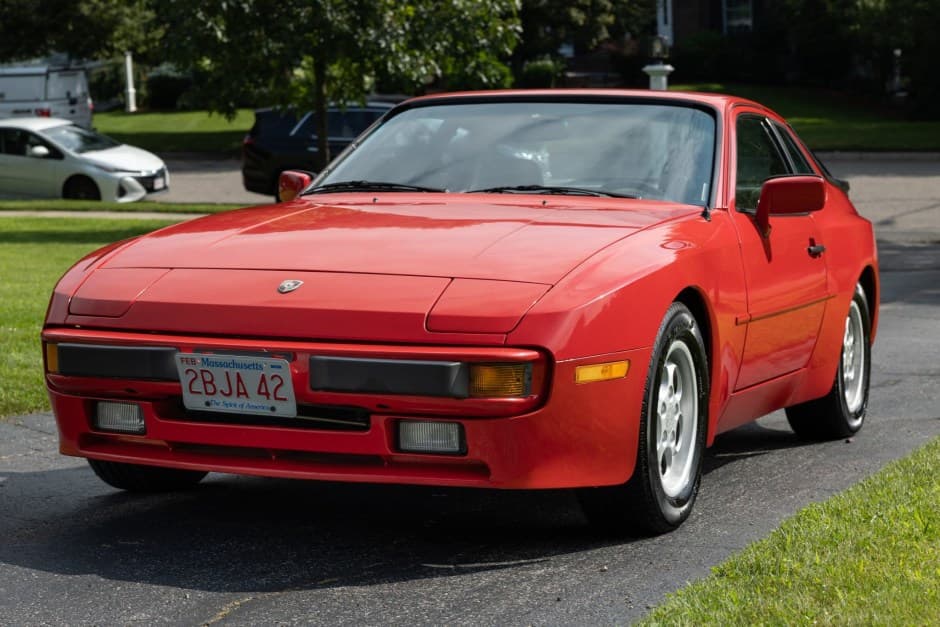 1984 Porsche 944 sold for $13,600