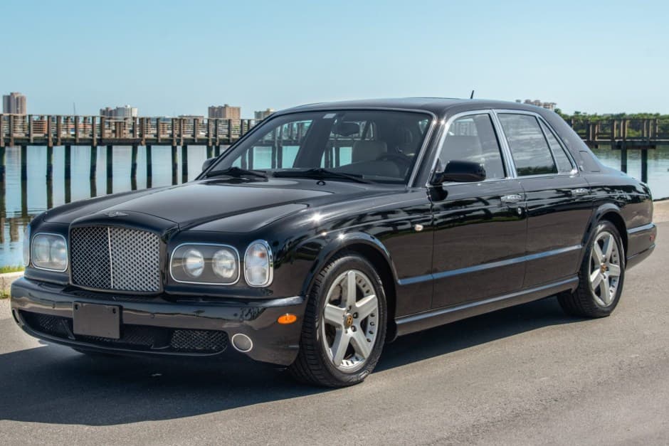 2004 Bentley Arnage sold for $26,000
