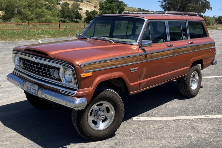 1974 Jeep SJ Wagoneer sold for $21,000