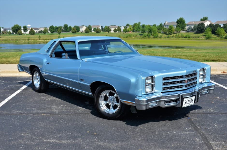 1976 Chevrolet Monte Carlo sold for $10,300