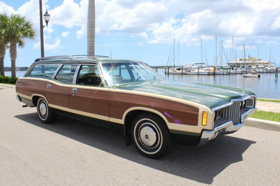 1971 Ford Country Squire sold for $35,000
