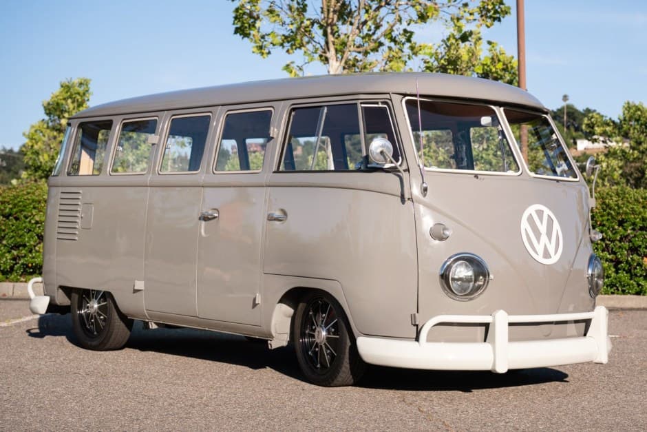1959 Volkswagen Split-Window Bus sold for $48,000