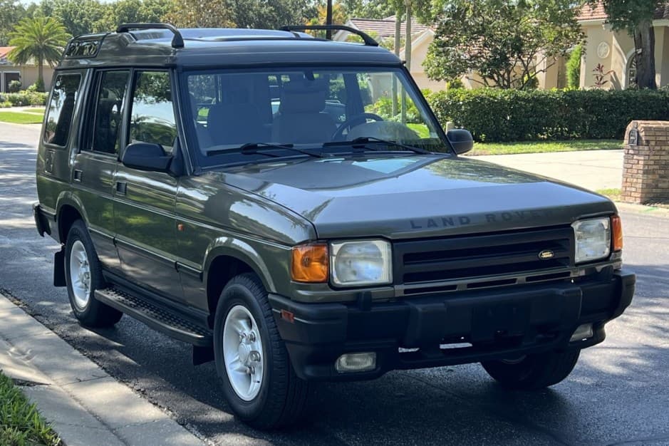 1997 Land Rover Discovery sold for $23,000