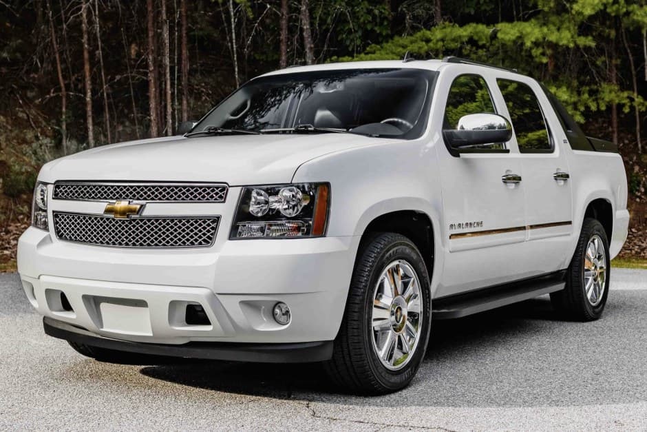 2010 Chevrolet Avalanche sold for $39,000