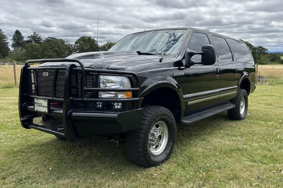 2002 Ford Excursion sold for $22,000