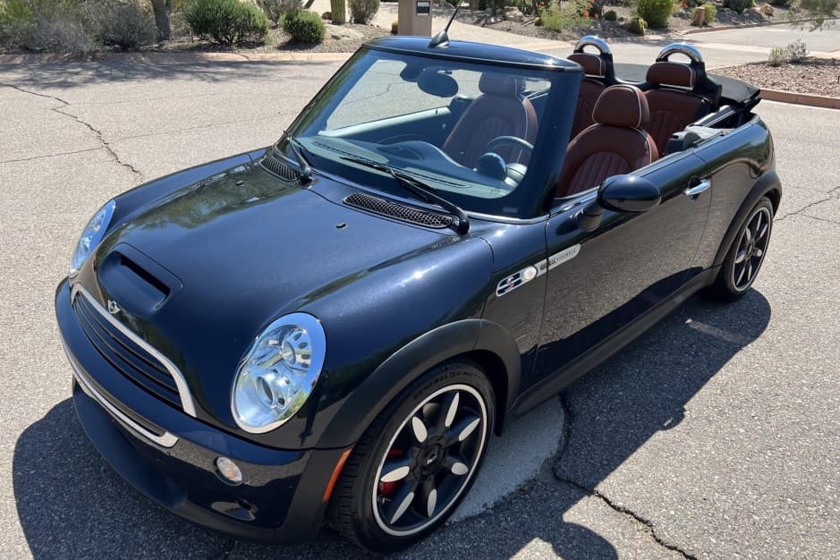 2008 Mini R52 Cooper Convertible sold for $17,999