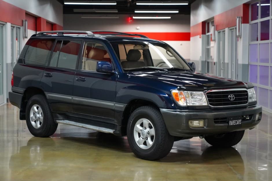 1999 Toyota Land Cruiser 100-Series sold for $25,250