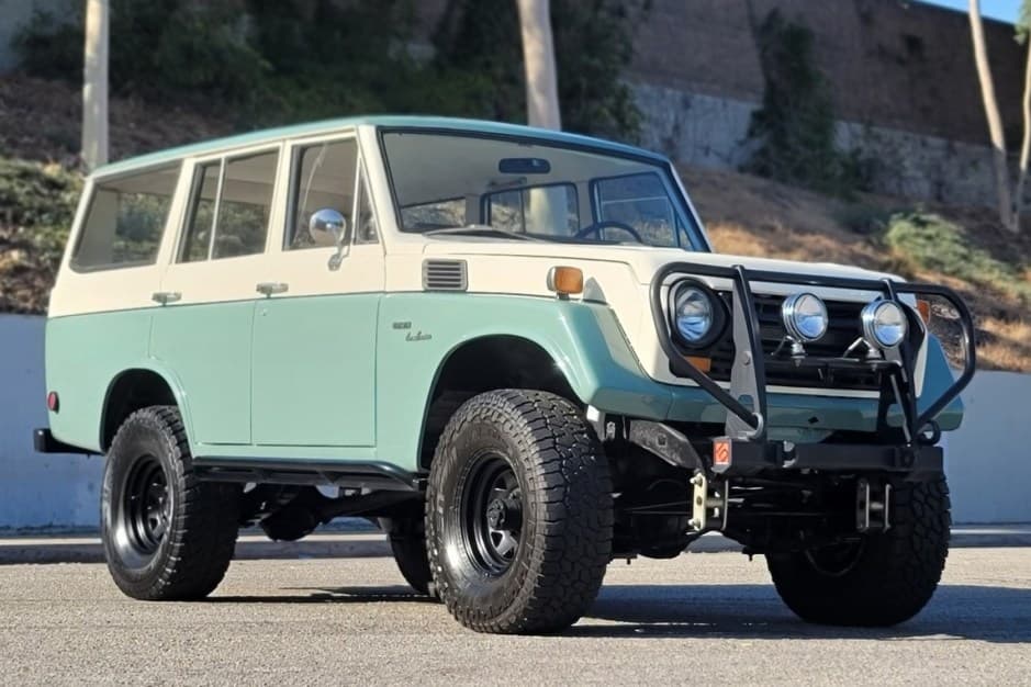 1969 Toyota Land Cruiser FJ55 sold for $26,750