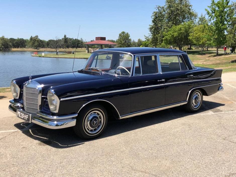 1964 Mercedes-Benz W112 sold for $25,250
