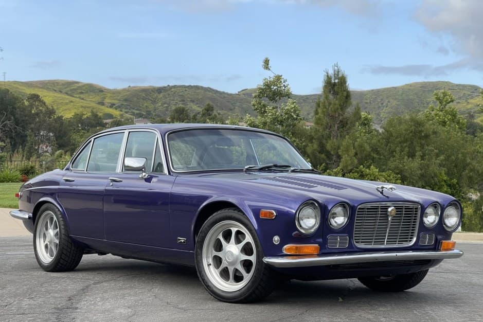 1974 Jaguar XJ Series 2 (1974-1979) sold for $16,350